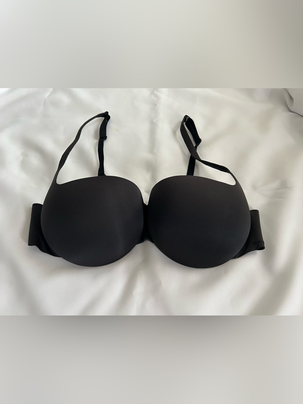 SKIMS Seamless Molded T-Shirt Bra - Black